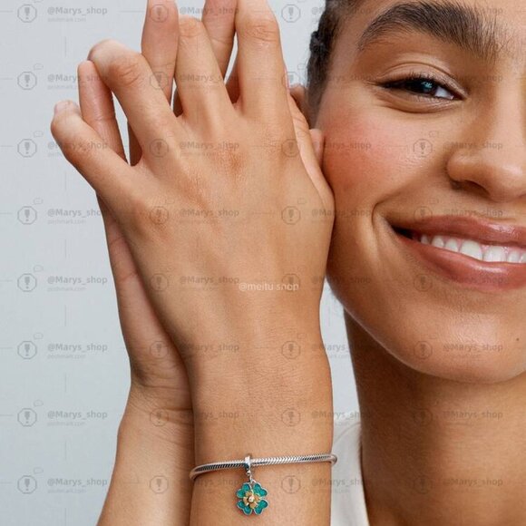 Pandora Spinnable Four Leaf  Diamond Dangle Charm - Picture 4 of 6